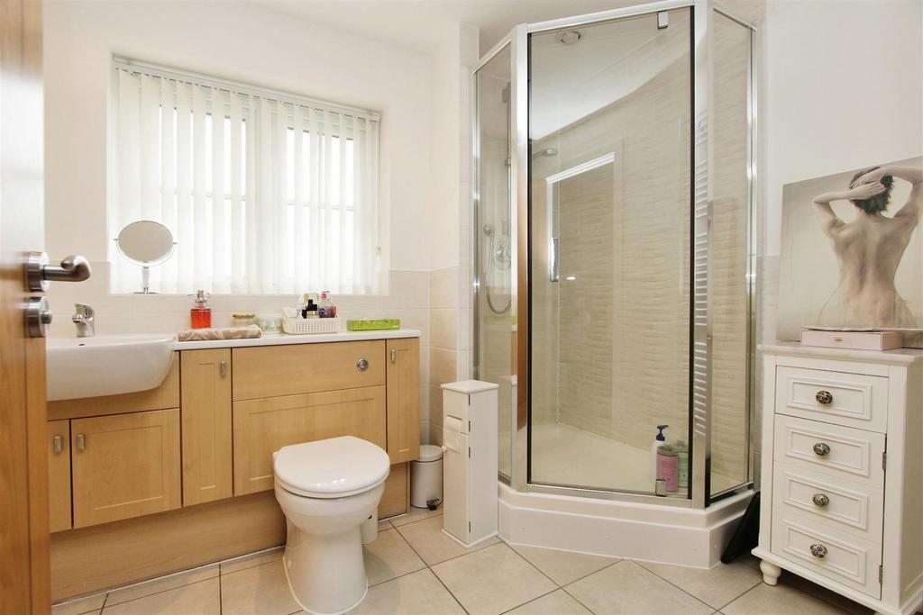 En-Suite Bathroom