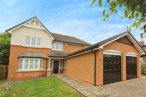 4 bedroom detached house for sale, Hustlings Drive, Eastchurch, Sheerness