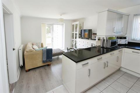 29 Hustlings Drive, Eastchurch, Sheerness, ME12 4JX