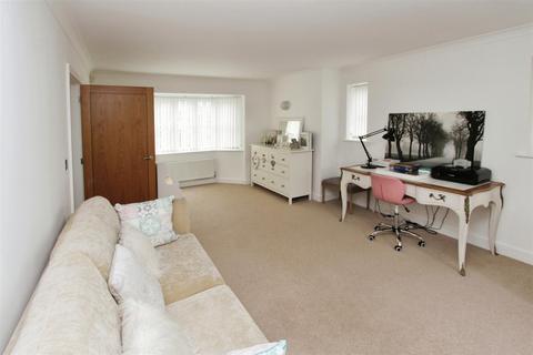 29 Hustlings Drive, Eastchurch, Sheerness, ME12 4JX