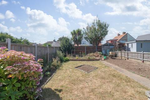 2 bedroom bungalow for sale, Marrose Avenue, Ramsgate, CT12