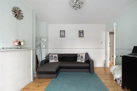 10 Cherry Gardens, Dagenham, RM9 5BL