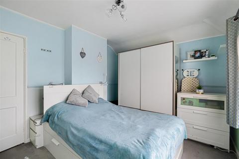 10 Cherry Gardens, Dagenham, RM9 5BL