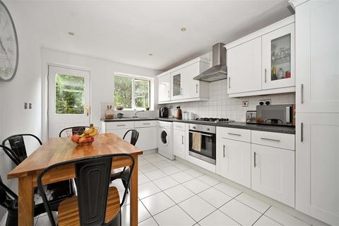 7 Grady Close, Idle, Bradford, BD10 8SZ