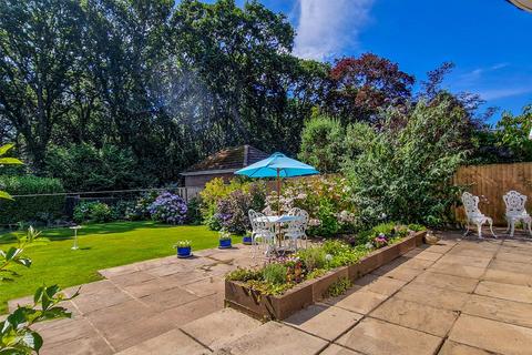 undefined, Elphinstone Road, Highcliffe, Christchurch, Dorset, BH23