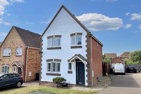 3 bedroom detached house for sale, Eden Close, Stone Cross, Pevensey