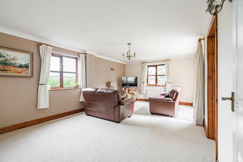 3 bedroom detached house for sale, Old Yarmouth Road, Sutton