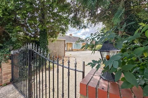 undefined, Pidley PE28