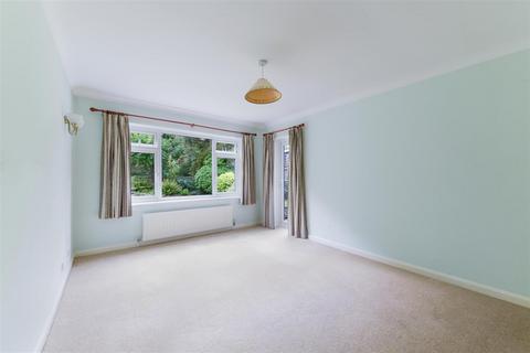 5 bedroom detached house for sale, Longdown Lane North, Epsom