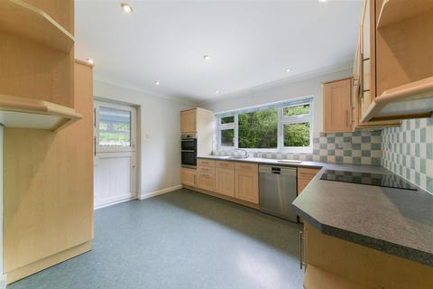 7a Longdown Lane North, Epsom, KT17 3HY