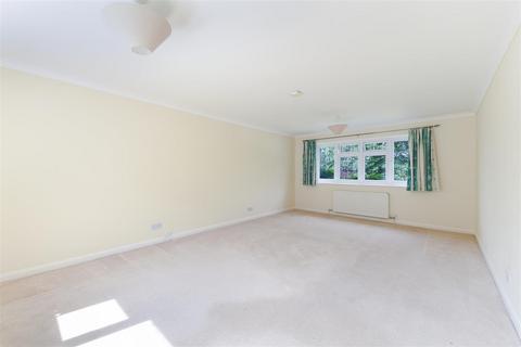 7a Longdown Lane North, Epsom, KT17 3HY