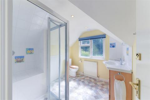 7a Longdown Lane North, Epsom, KT17 3HY