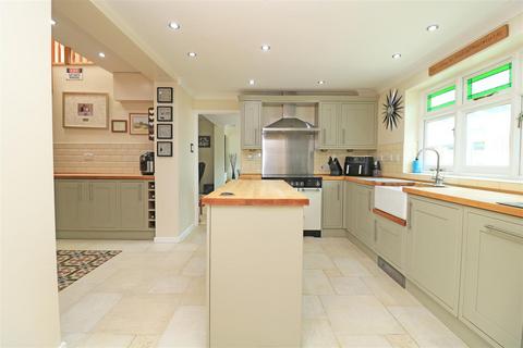 5 bedroom detached house for sale, Peverel Avenue, Hatfield Peverel, Chelmsford