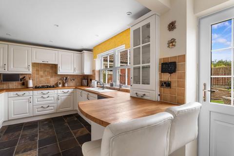 4 bedroom detached house for sale, 10 Balmoral Close, Fernhill Heath, Worcester.  WR3 7XQ