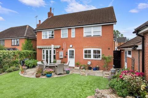 10 Balmoral Close, Fernhill Heath, Worcester, WR3 7XQ
