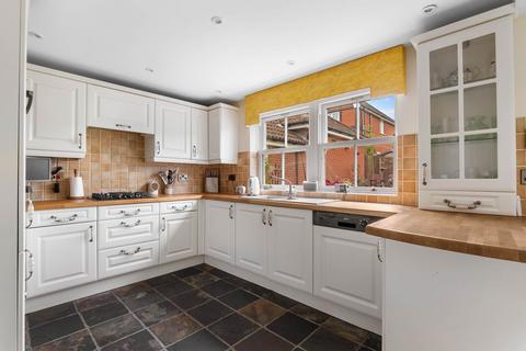10 Balmoral Close, Fernhill Heath, Worcester, WR3 7XQ