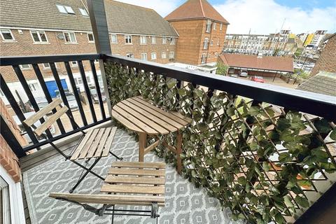 3 bedroom apartment for sale, Santa Cruz Drive, Eastbourne, East Sussex