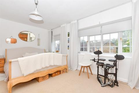 2 bedroom apartment for sale, York Way, Chessington, Surrey