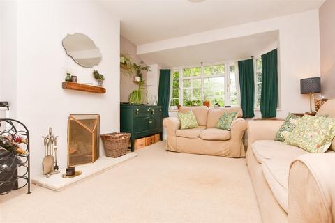 2 bedroom apartment for sale, York Way, Chessington, Surrey