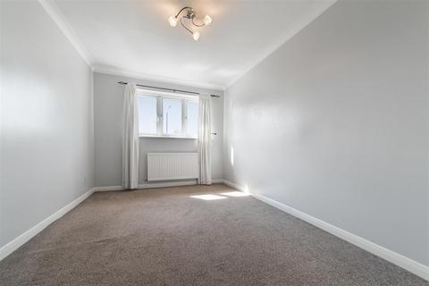 2 bedroom flat for sale, Imperial Road, Windsor