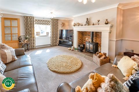 5 bedroom cottage for sale, Doncaster Road, High Melton, Doncaster