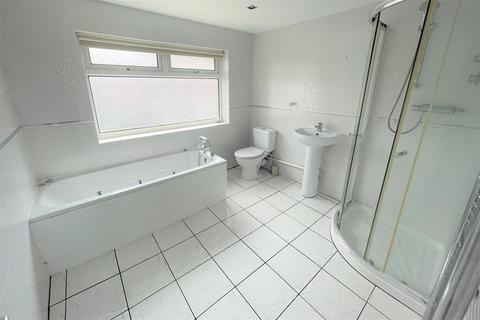 3 bedroom semi-detached house to rent, Foundry Mill Street, Leeds, West Yorkshire, LS14 6DB