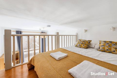 Studio to rent, Fairholme Road, London W14