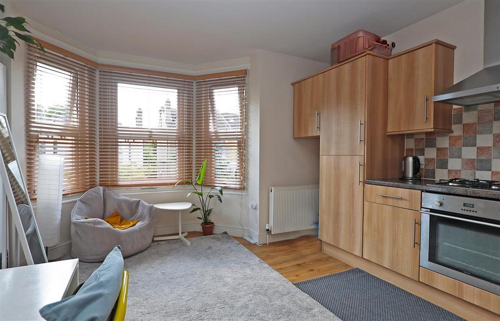 Lounge / Kitchen