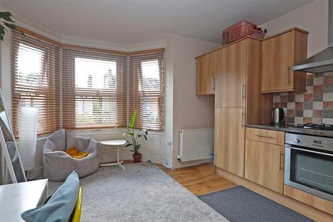 Studio for sale, Moreton Road, South Croydon