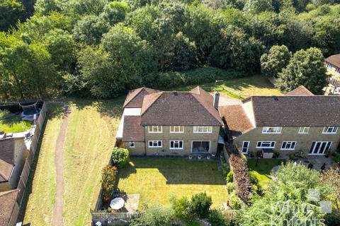 4 bedroom detached house for sale, Swanmore Close, Reading RG6