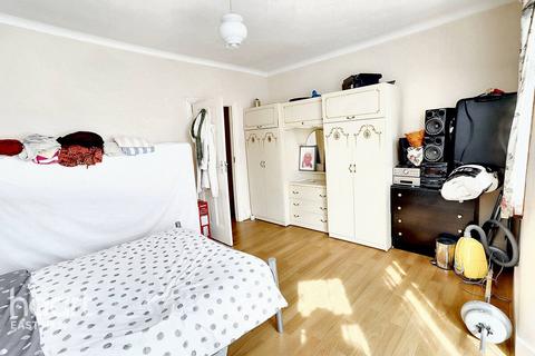 3 bedroom terraced house for sale, Aintree Avenue, London