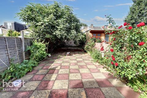 3 bedroom terraced house for sale, Aintree Avenue, London