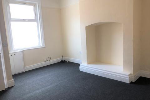 3 bedroom terraced house to rent, Broughton Avenue, Blackpool FY3