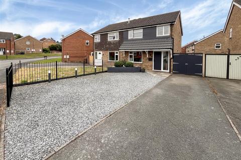 3 bedroom semi-detached house for sale, Fairfield Crescent, Swadlincote DE11