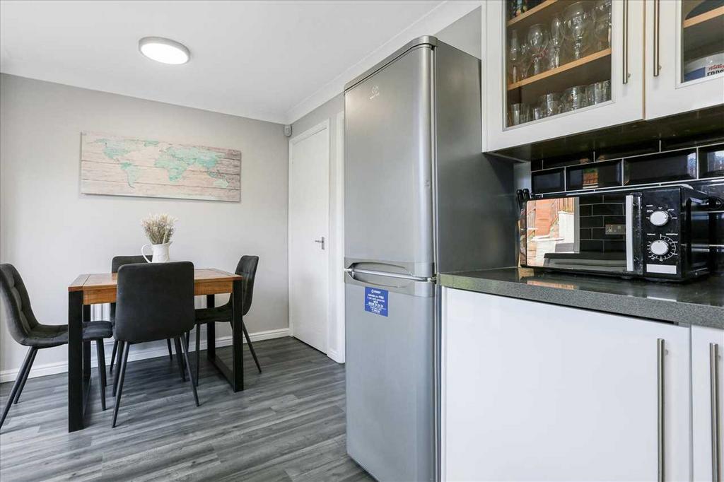 Kitchen Dining (2)