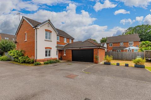 4 bedroom detached house for sale, Cadwal Court, Pontypridd CF38