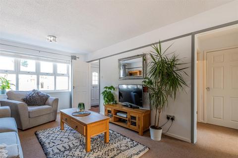 2 Eddystone Close, Cardiff, CF11 8EB