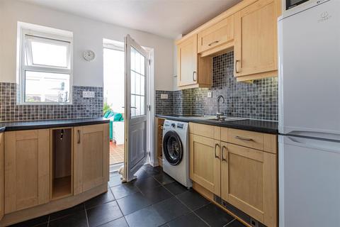 2 Eddystone Close, Cardiff, CF11 8EB