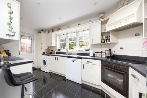2 Corbin Road, Hilperton, Trowbridge, BA14 7EN