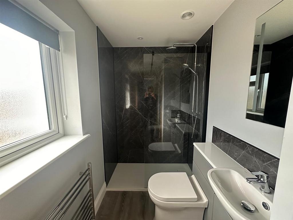 En-suite 3 higher.png