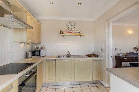 2 bedroom apartment for sale, London Road, Maidstone