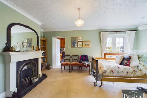 13 Halstead Road, Earls Colne, Colchester, CO6 2NG
