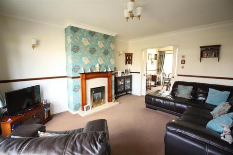 4 bedroom semi-detached house for sale, Manston Way, Leeds LS15