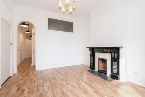 2 bedroom flat to rent, Carysfort Road, London, N16