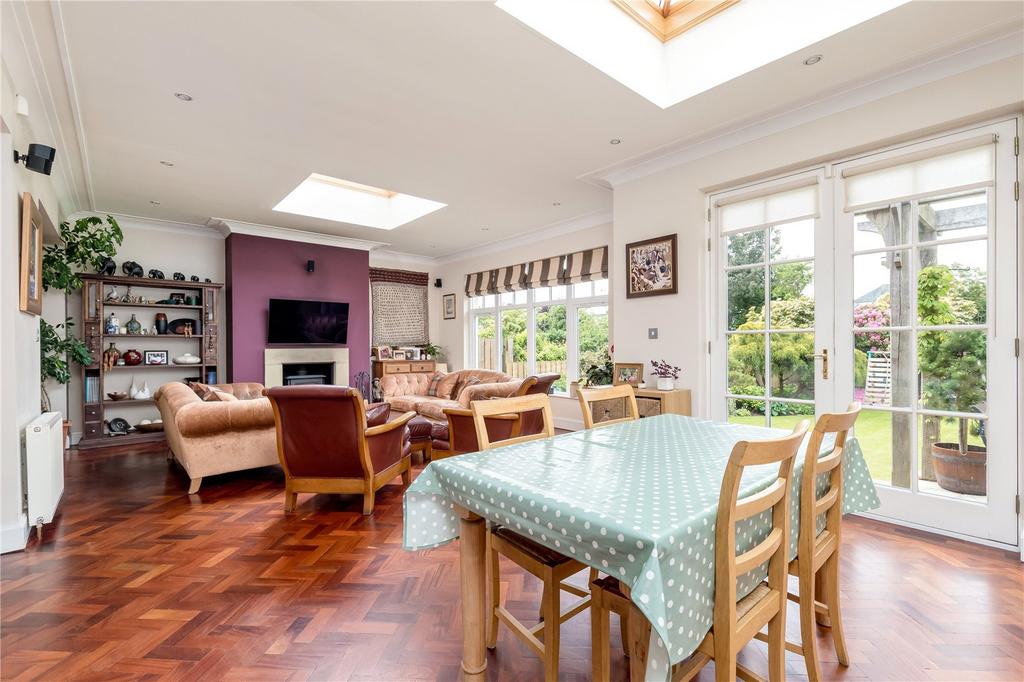 Breakfast Room