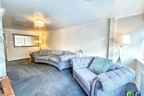 31 Riders Way, Rugeley, WS15 2LZ