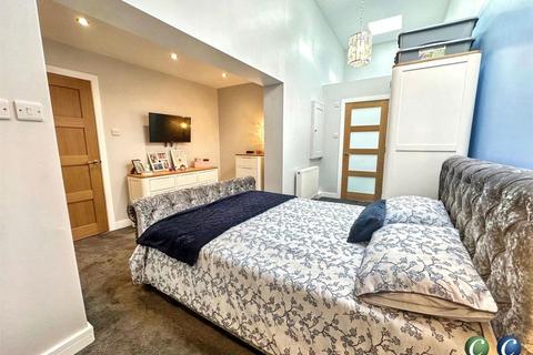 31 Riders Way, Rugeley, WS15 2LZ