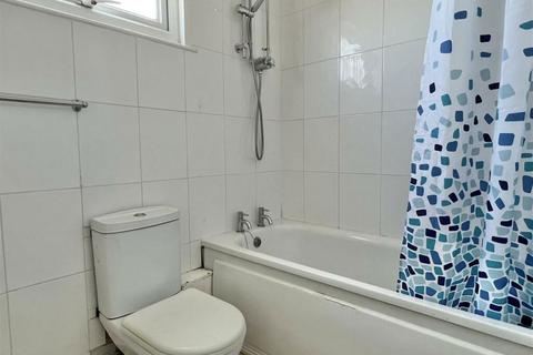 17 Kirby Close, Axminster, EX13 5JA