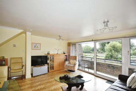 2 bedroom apartment for sale, Brentford Dock, Brentford