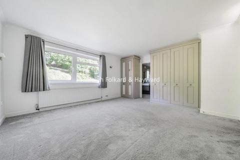 22 Elmstead Lane, Chislehurst, BR7 5EG